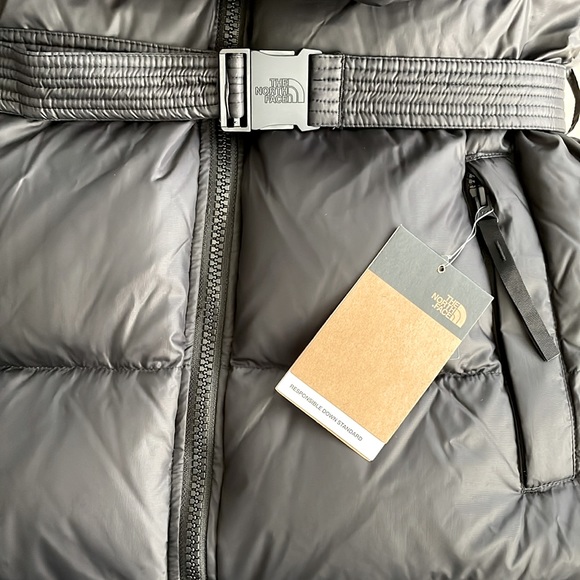 NWT The North Face Women’s NUPTSE Belted Mid Down Jacket. M - Picture 8 of 17